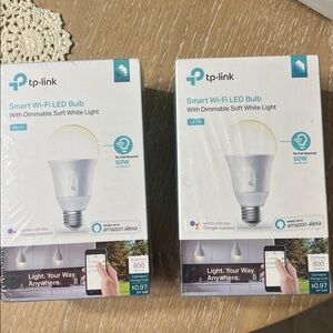 Set of 2 smart Wi-Fi LED lightbulbs